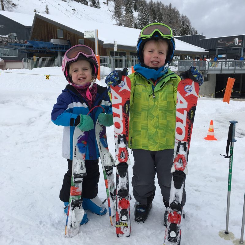 little kids skiing