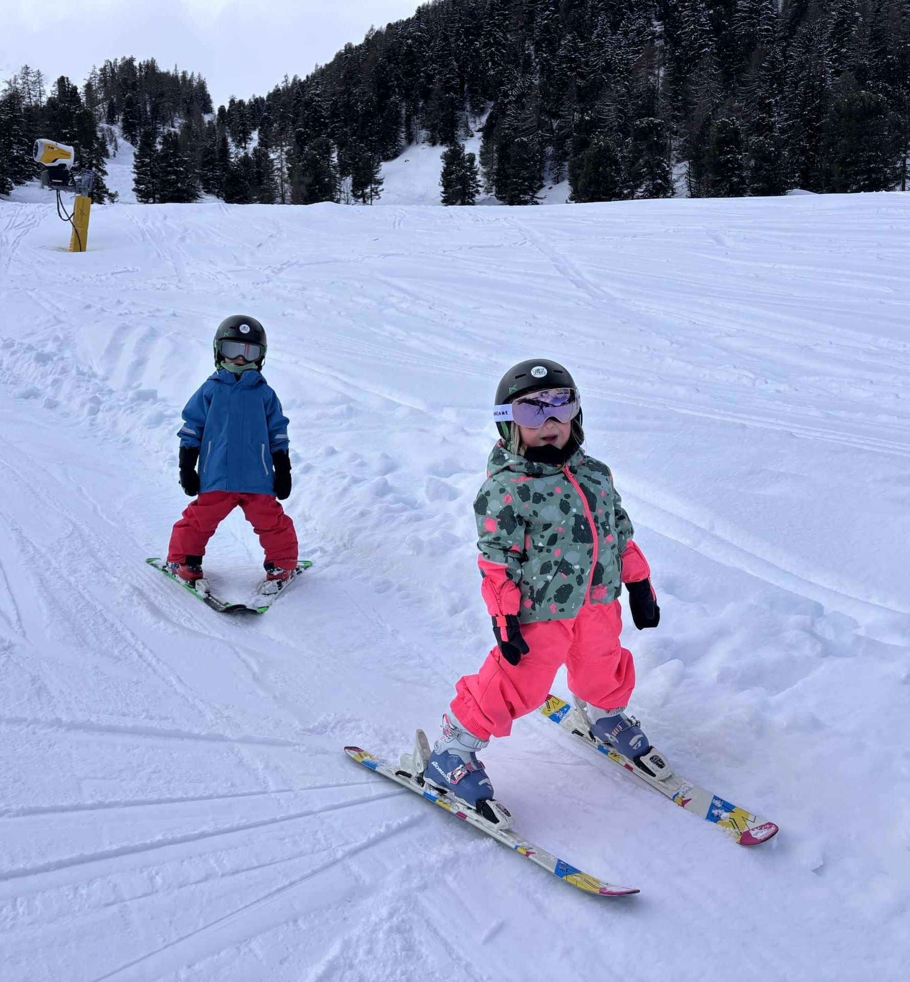 Kids ski lesson in Nendaz — two young children learning to ski with Montagne Magique